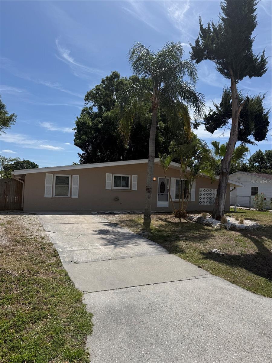 Photo of 2911 PAFKO DRIVE SARASOTA FL 34232