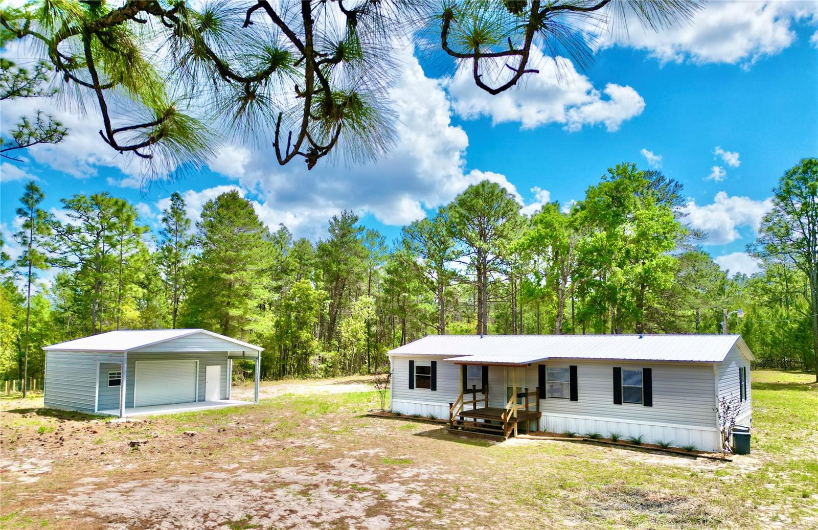 Photo of 175 WHIRLWIND LOOP HAWTHORNE FL 32640