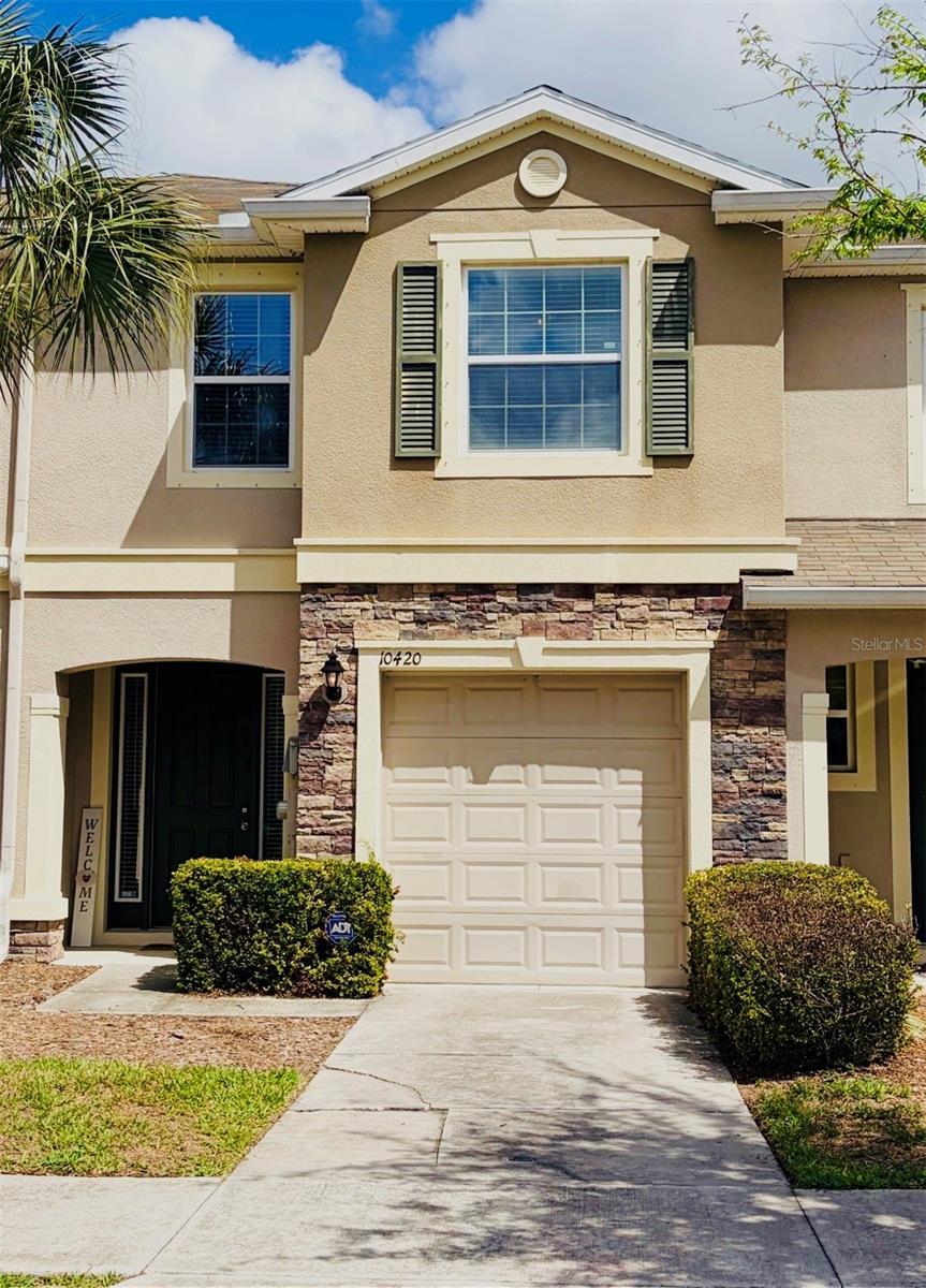 Photo of 10420 BUTTERFLY WING COURT RIVERVIEW FL 33578