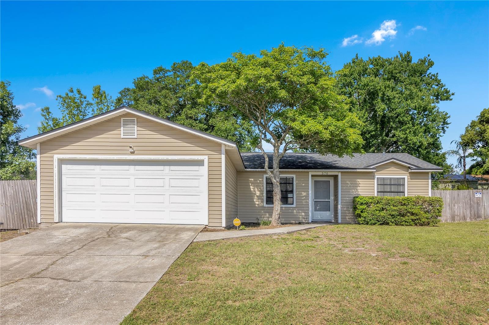 Photo of 370 N LAKE AVENUE APOPKA FL 32703