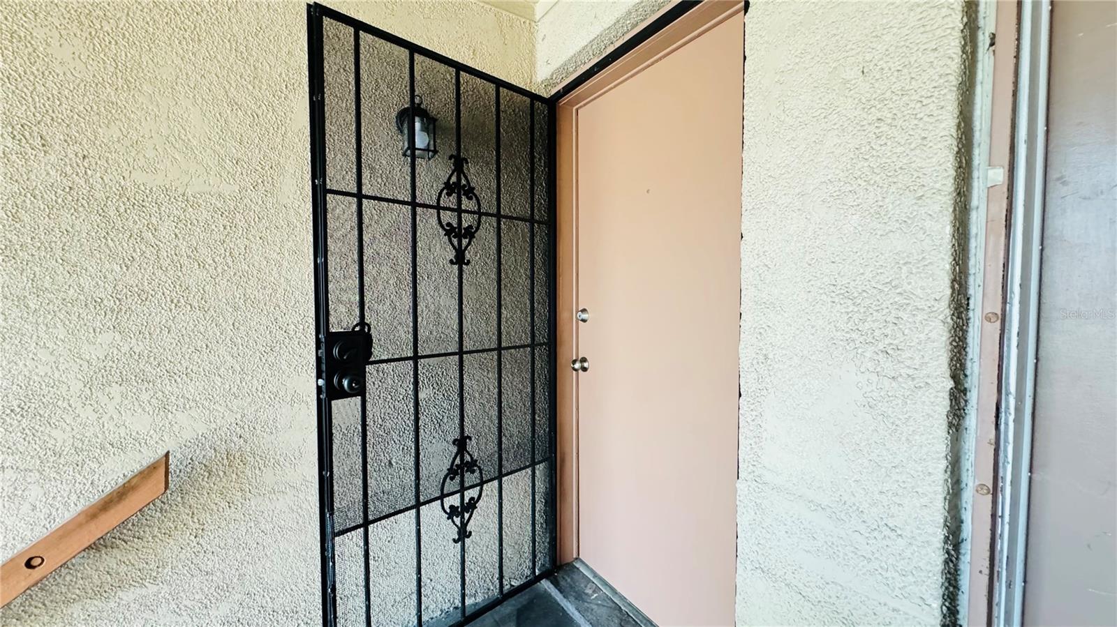 Photo of 305 E WELLINGTON COURT #62 TAMPA FL 33604