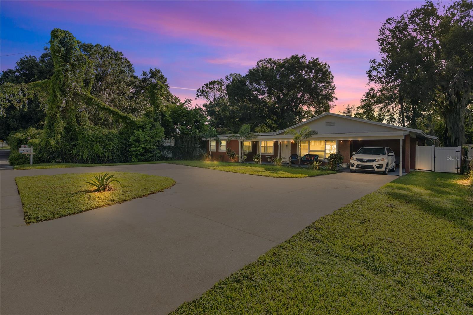 Photo of 9727 BEAR LAKE ROAD APOPKA FL 32703