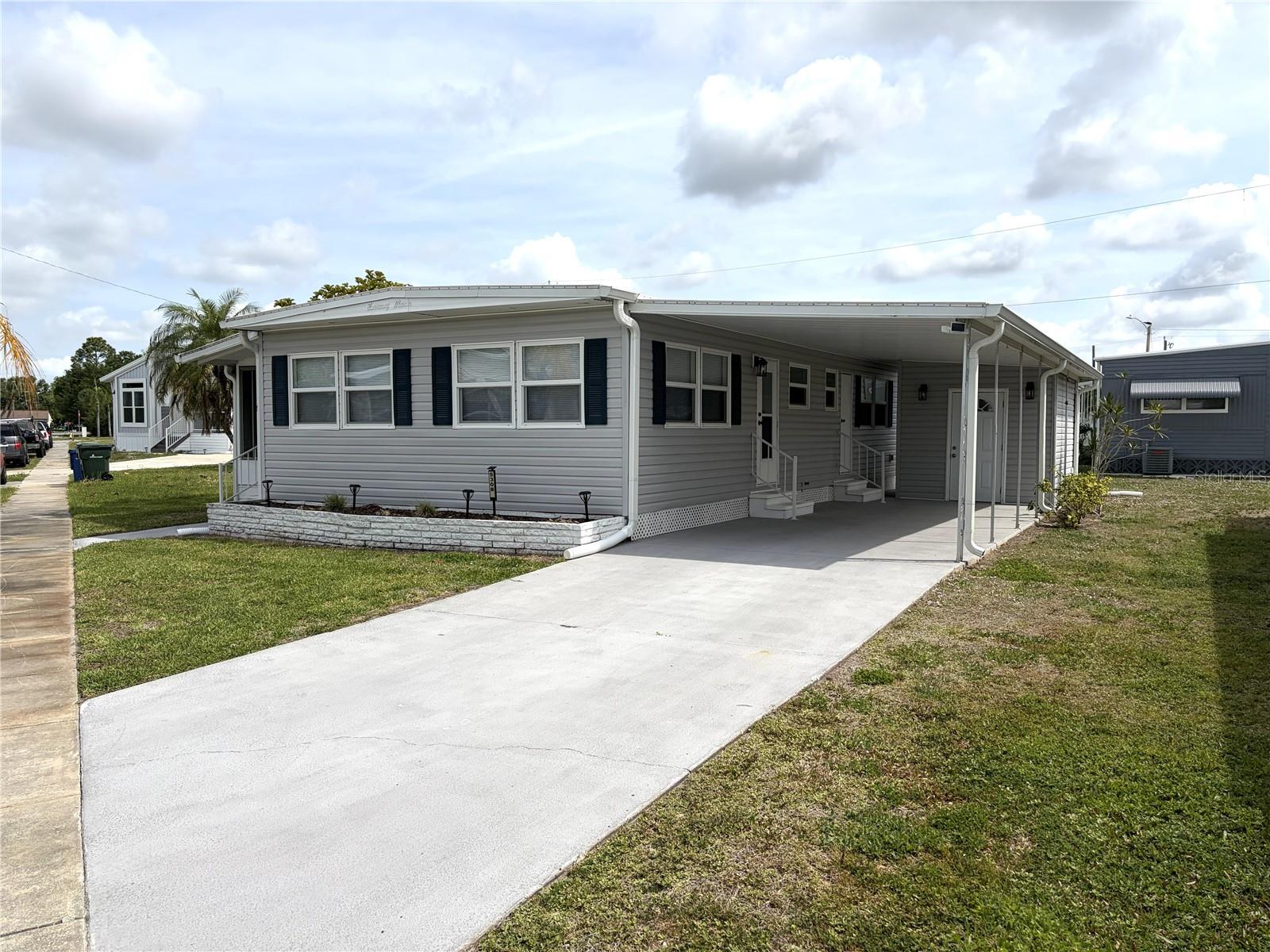 Photo of 5308 TRI PAR DRIVE SARASOTA FL 34234