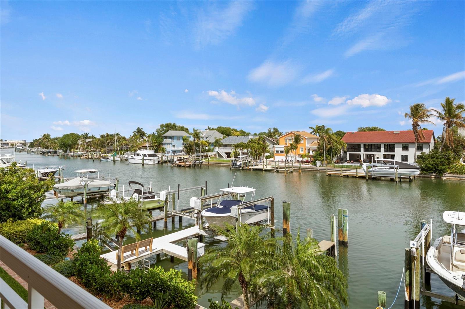 Photo of 1071 PINELLAS BAYWAY ST PETERSBURG FL 33715