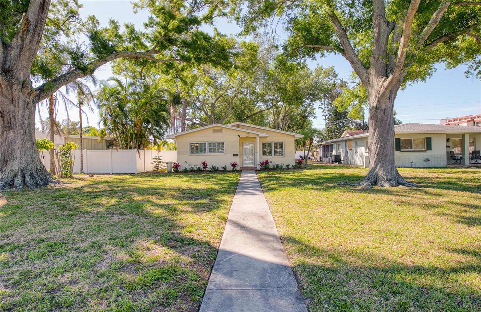 Photo of 662 VILLAGRANDE AVENUE ST PETERSBURG FL 33707