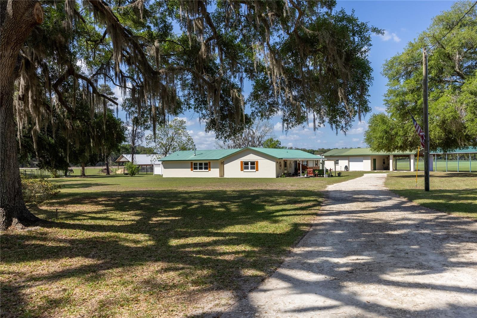 Photo of 3019 SE 90TH AVENUE NEWBERRY FL 32669