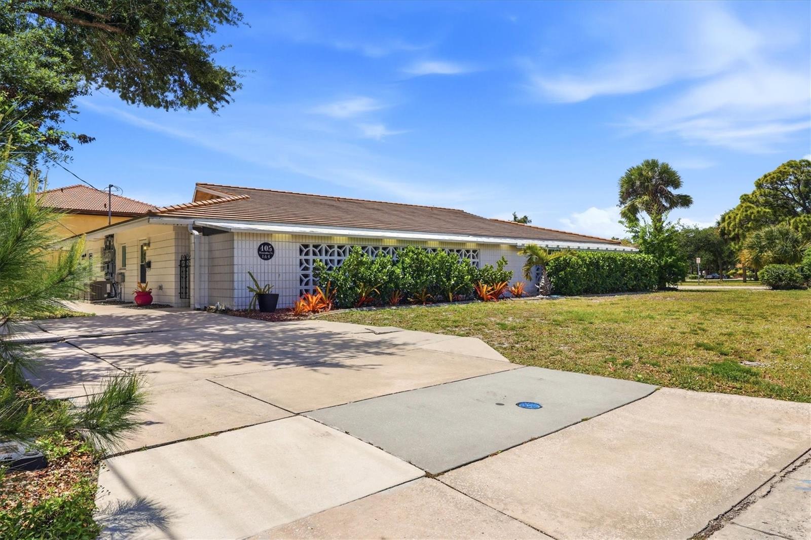 Photo of 405 MENENDEZ STREET VENICE FL 34285