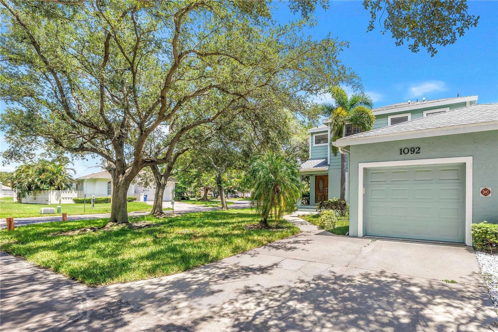 Photo of 1092 SANABEL COURT ST PETERSBURG FL 33702