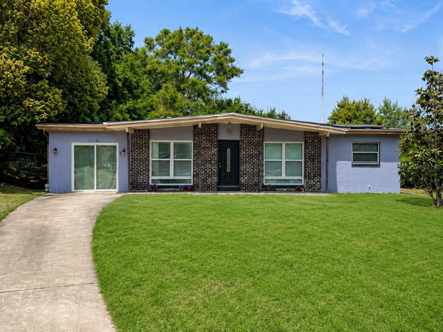 Photo of 6204 OAKCREST CIRCLE ORLANDO FL 32808