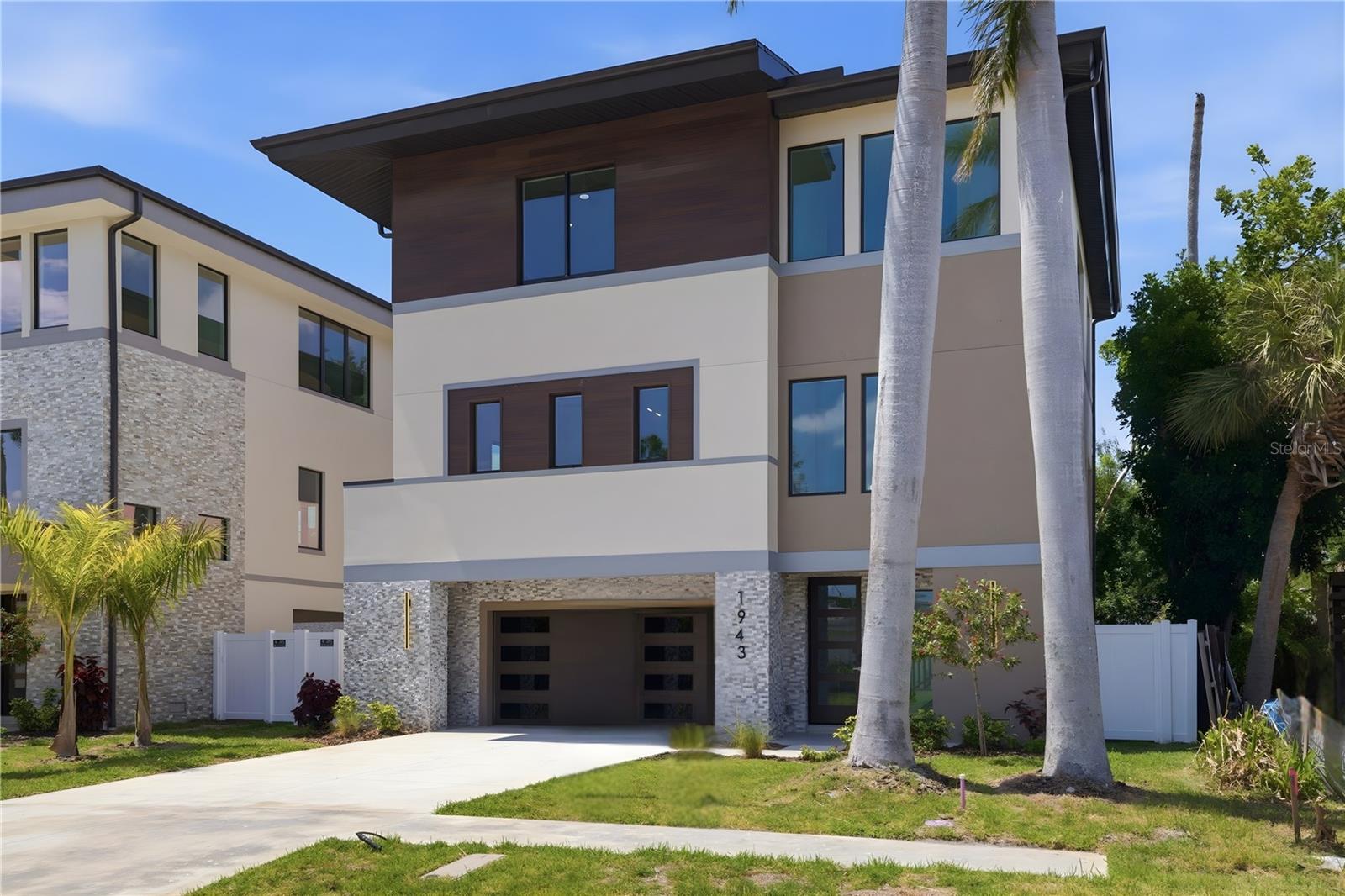 Photo of 1943 SHORE ACRES BOULEVARD ST PETERSBURG FL 33703