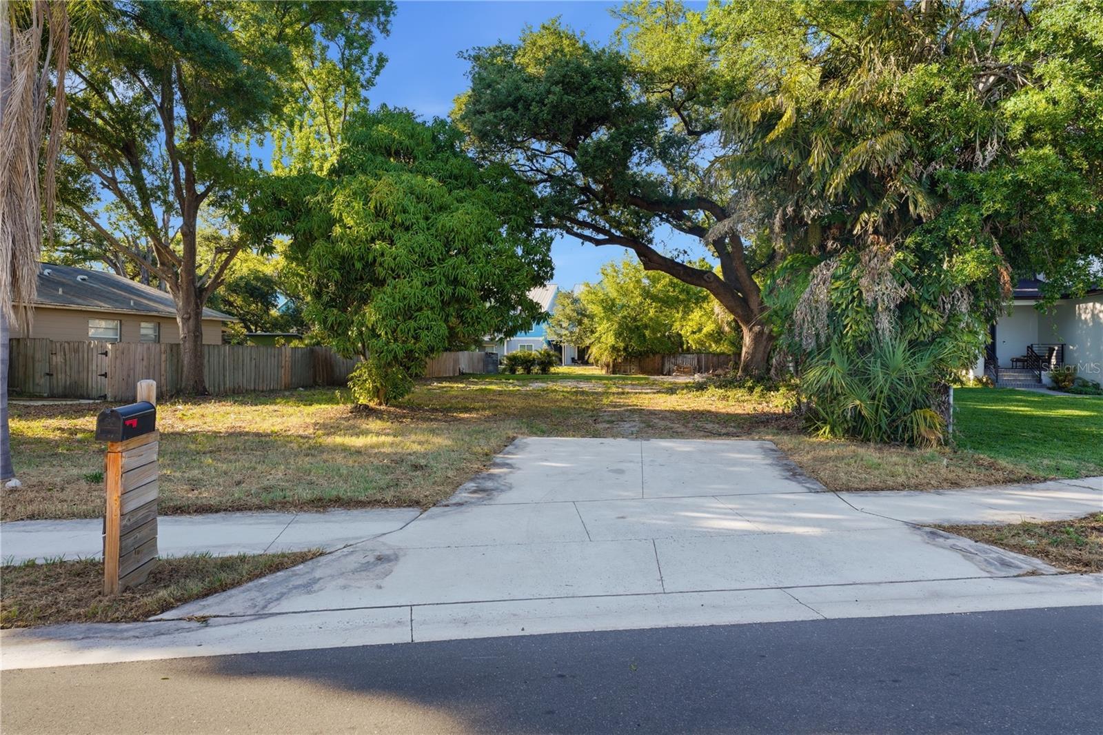 Photo of 2929 W AVERILL AVENUE TAMPA FL 33611