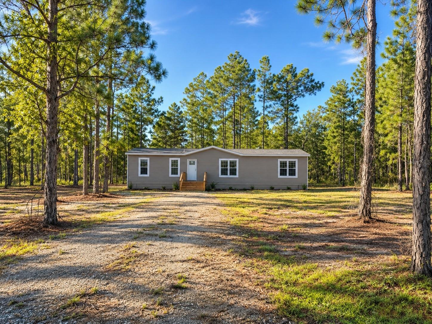 Photo of 137 BEULAH DRIVE HAWTHORNE FL 32640