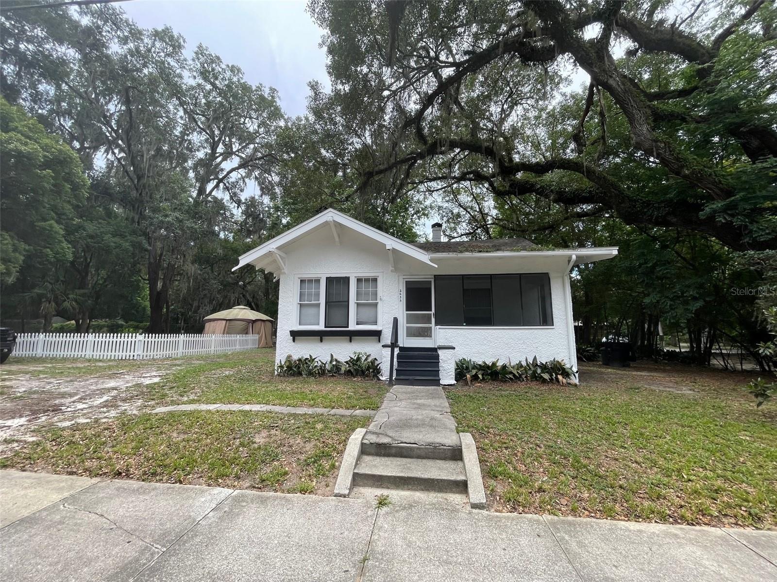 Photo of 2635 W UNIVERSITY AVENUE GAINESVILLE FL 32607