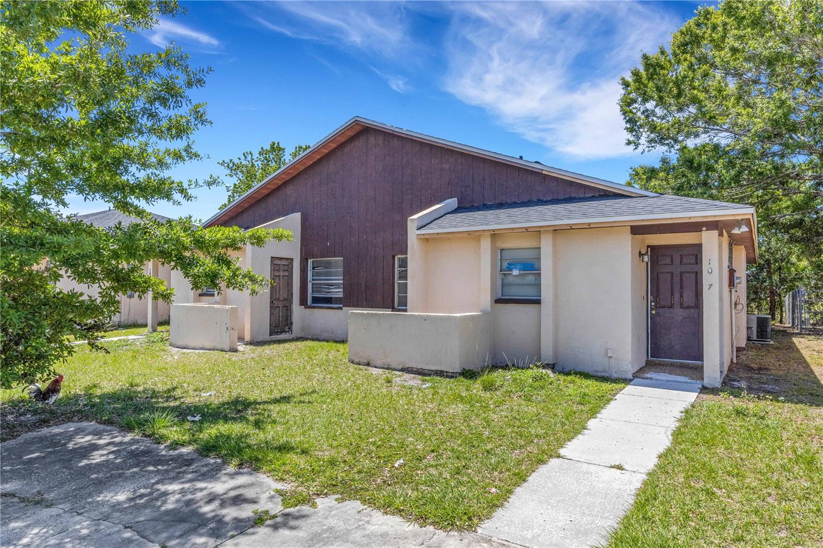 Photo of 1047 / 1049 CAPTIVA POINT LAKELAND FL 33801