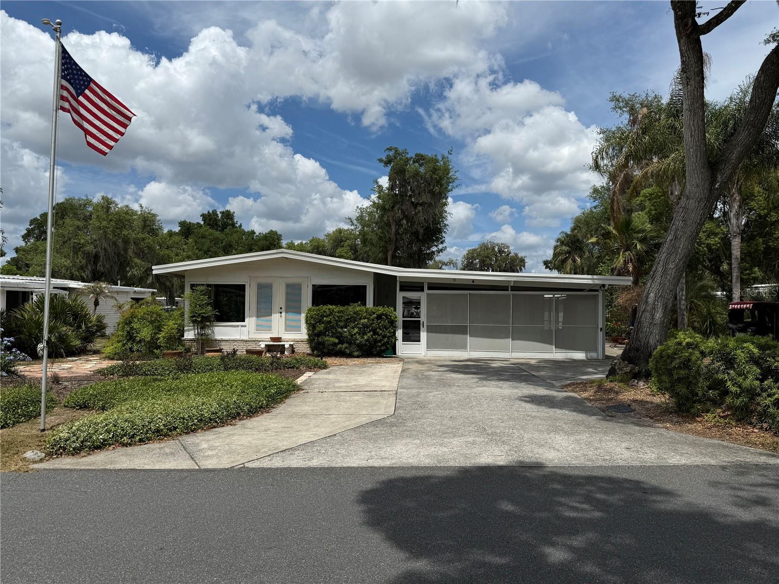 Photo of 9 S BOBWHITE ROAD WILDWOOD FL 34785