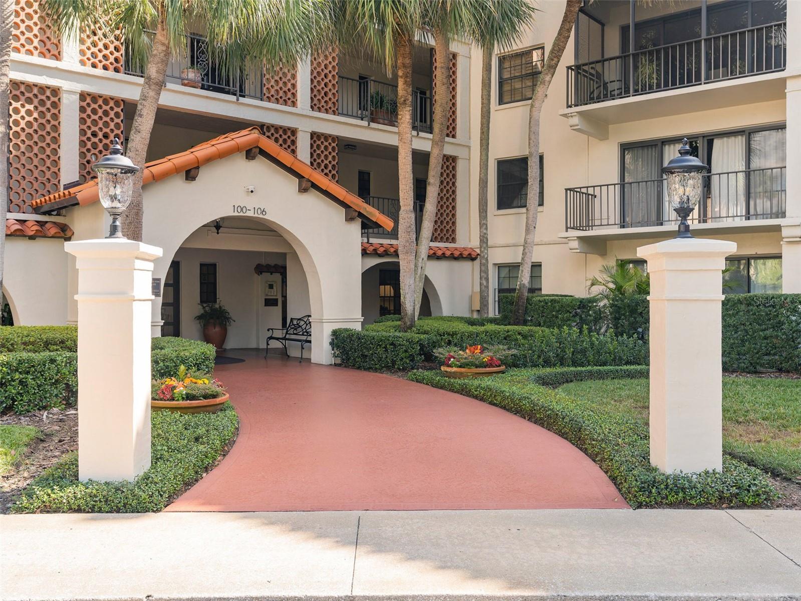 Photo of 106 S INTERLACHEN AVENUE #518 WINTER PARK FL 32789