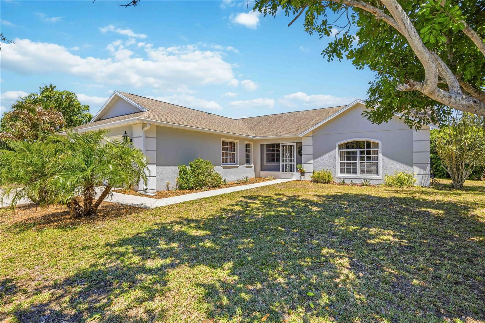 Photo of 4851 HAMLETS GROVE DRIVE SARASOTA FL 34235