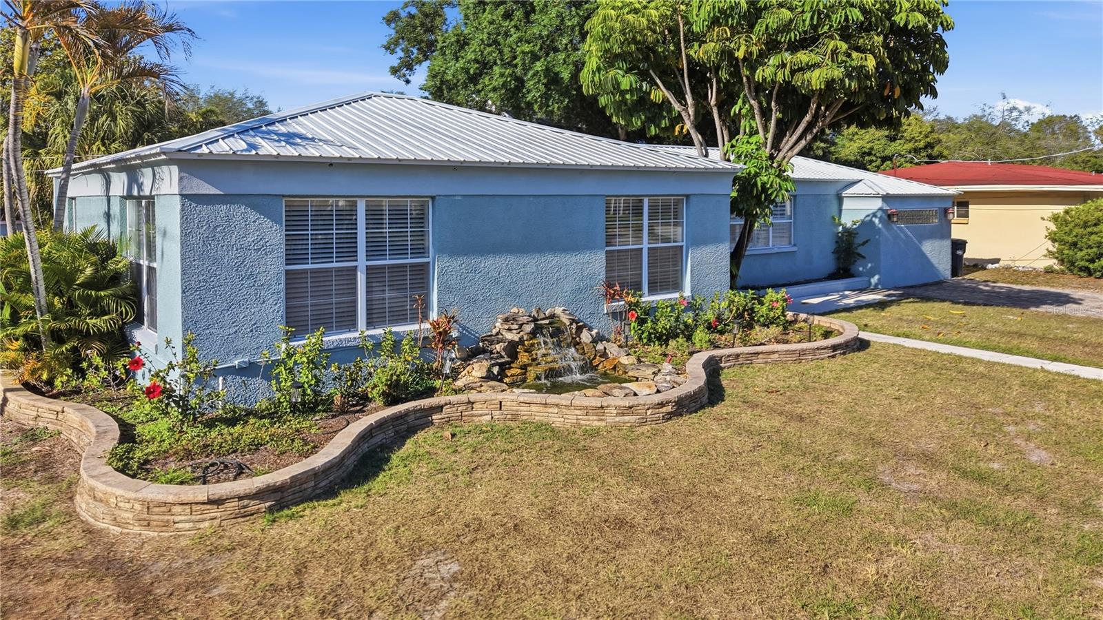 Photo of 3921 W BAY TO BAY BOULEVARD TAMPA FL 33629
