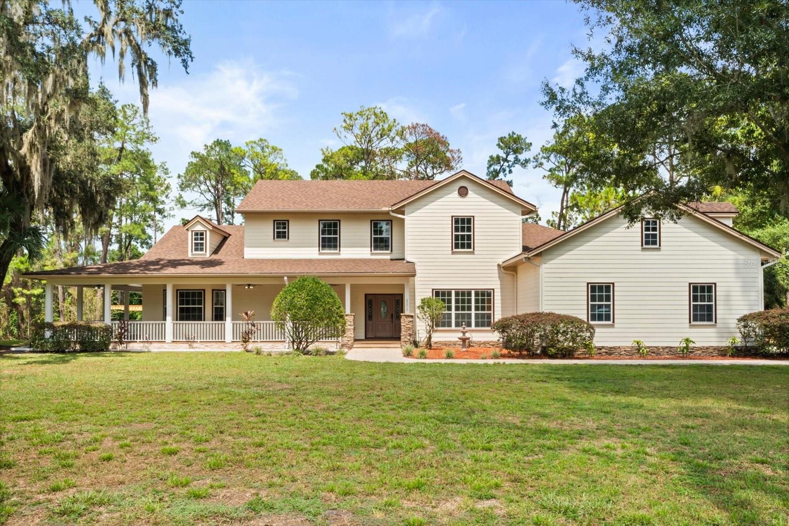 Photo of 27012 GRAND OAK LANE TAVARES FL 32778