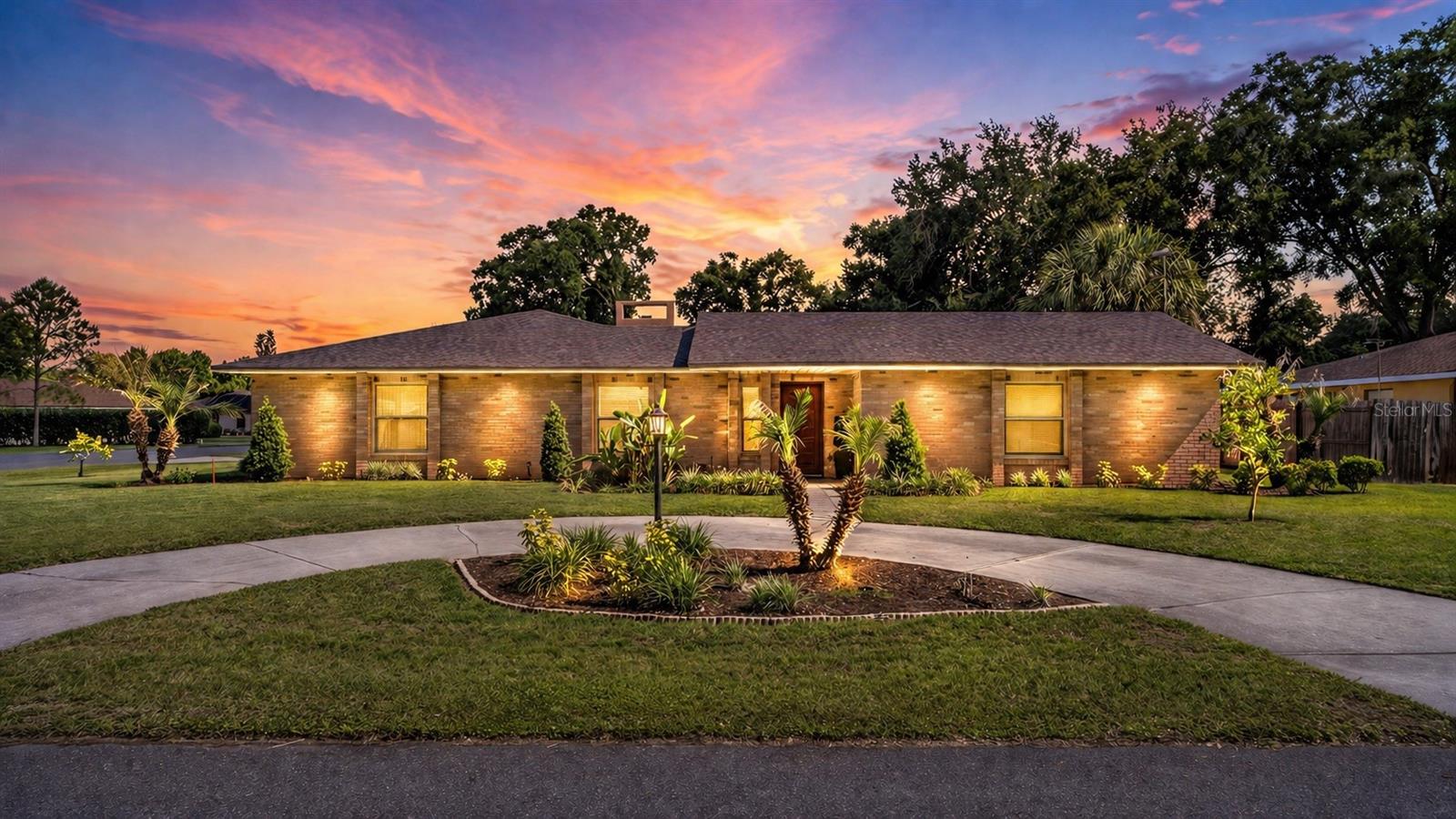 Photo of 906 CRESTVIEW DRIVE AUBURNDALE FL 33823