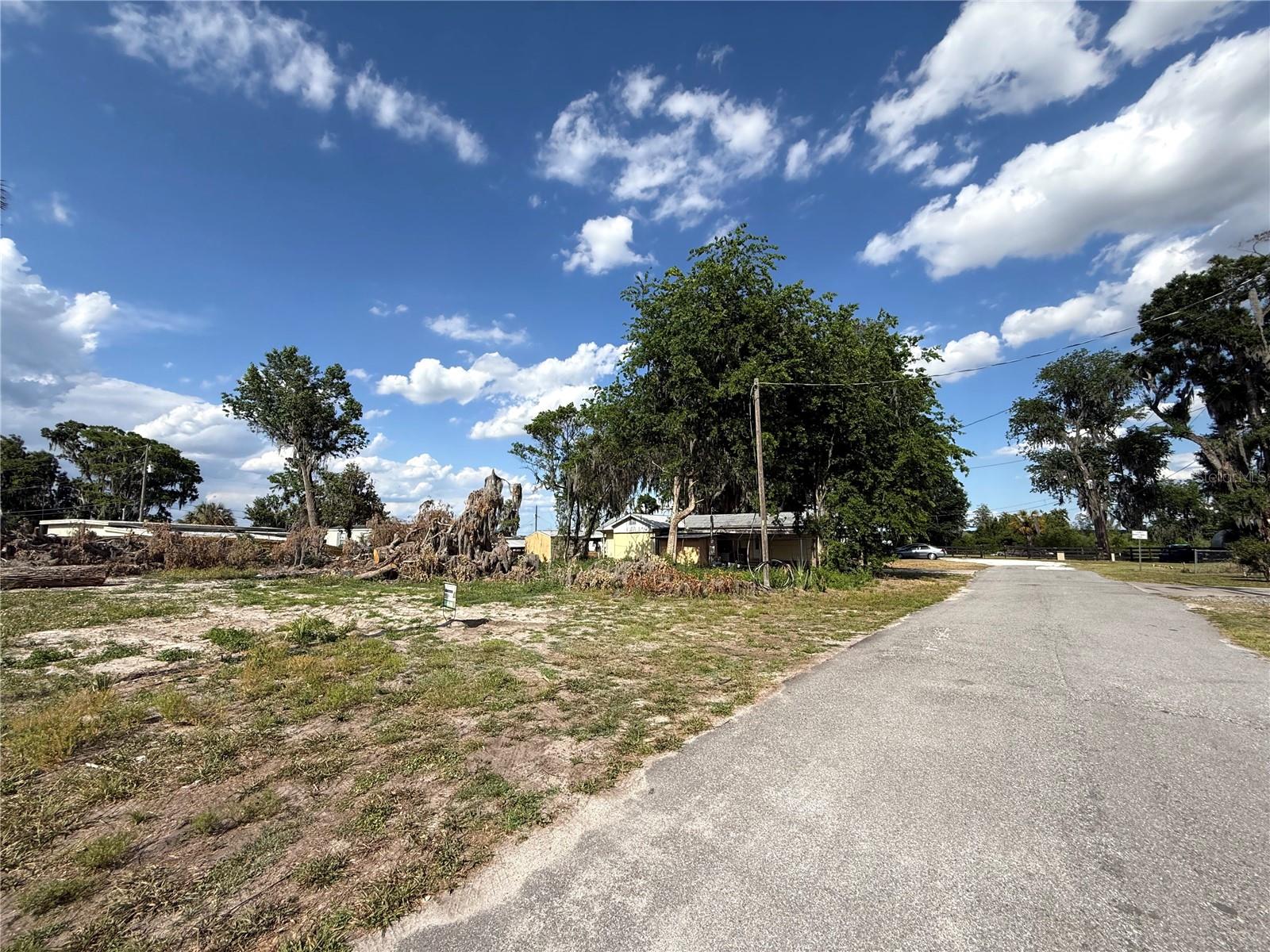 Photo of 748 CR 477A LAKE PANASOFFKEE FL 33538