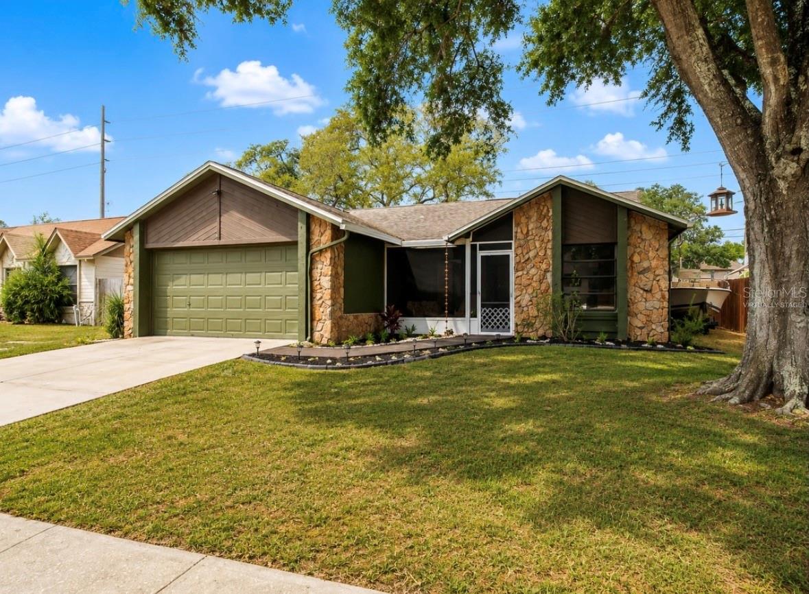 Photo of 4105 SPRING WAY CIRCLE VALRICO FL 33596