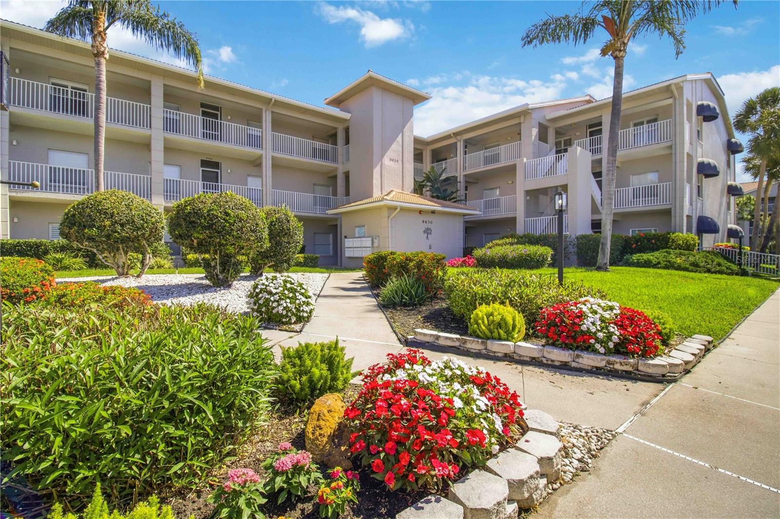 Photo of 9630 CLUB SOUTH CIRCLE #6209 SARASOTA FL 34238