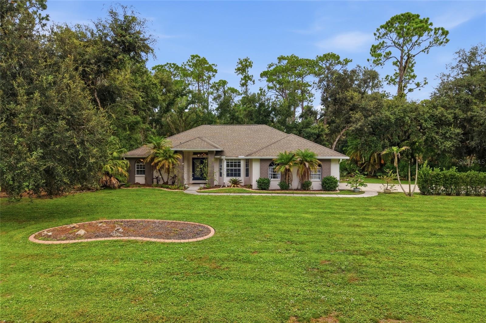 Photo of 610 WOODVIEW WAY BRADENTON FL 34212
