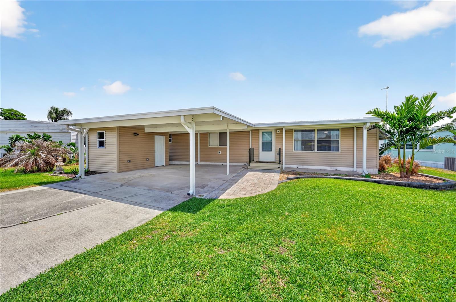 Photo of 957 TODD WAY TAVARES FL 32778