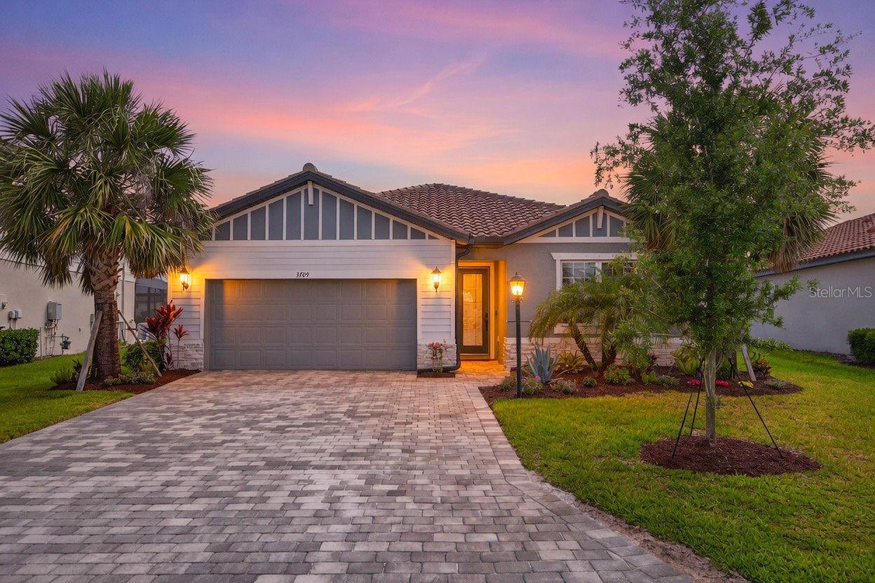 Photo of 3709 SAVANNA PALMS COURT BRADENTON FL 34211