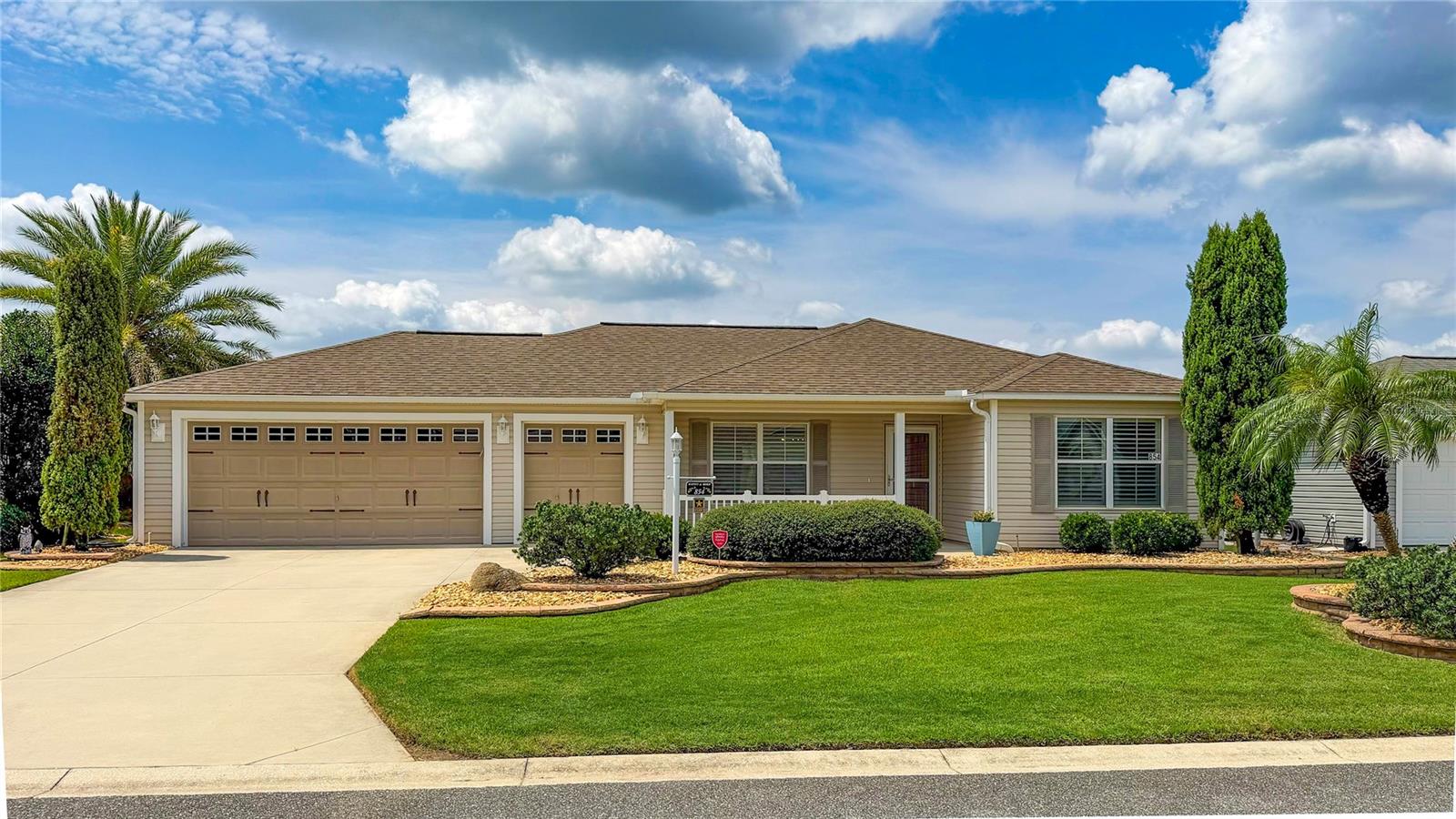 Photo of 854 FENWICK LOOP THE VILLAGES FL 32163