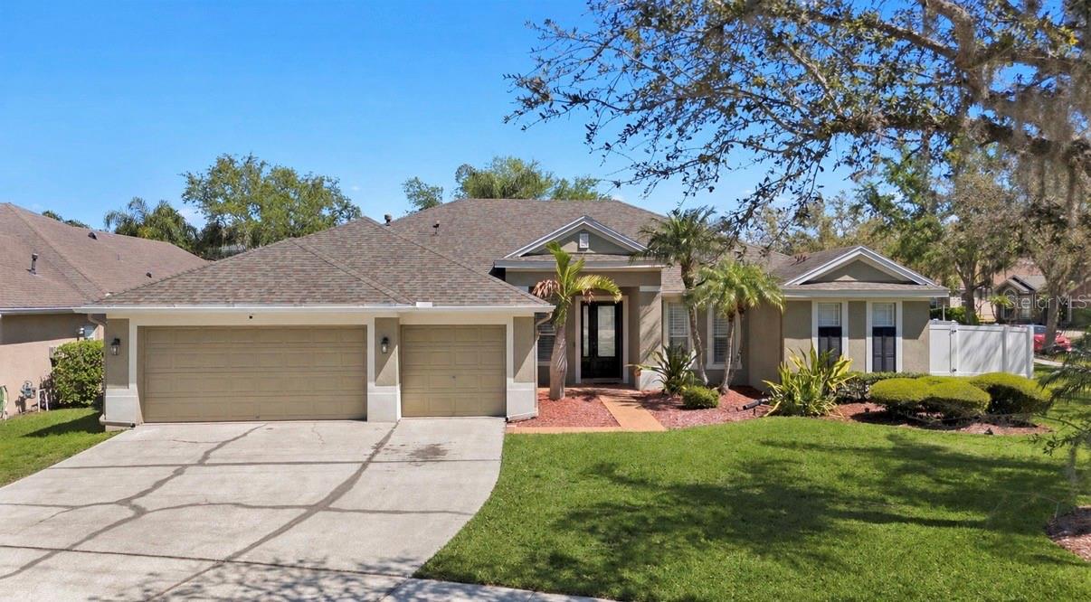 Photo of 19328 AUTUMN WOODS AVENUE TAMPA FL 33647