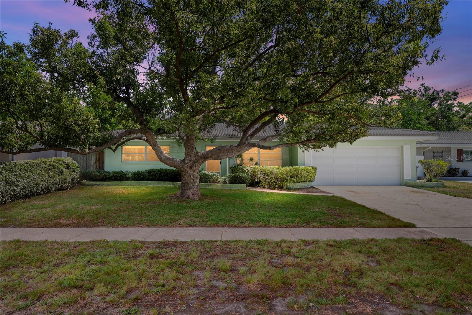 Photo of 1413 EMBASSY DRIVE CLEARWATER FL 33764