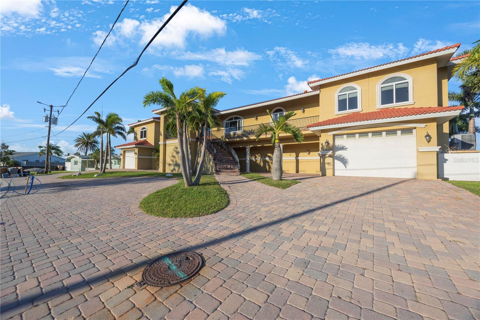 Photo of 736 PRUITT DRIVE MADEIRA BEACH FL 33708