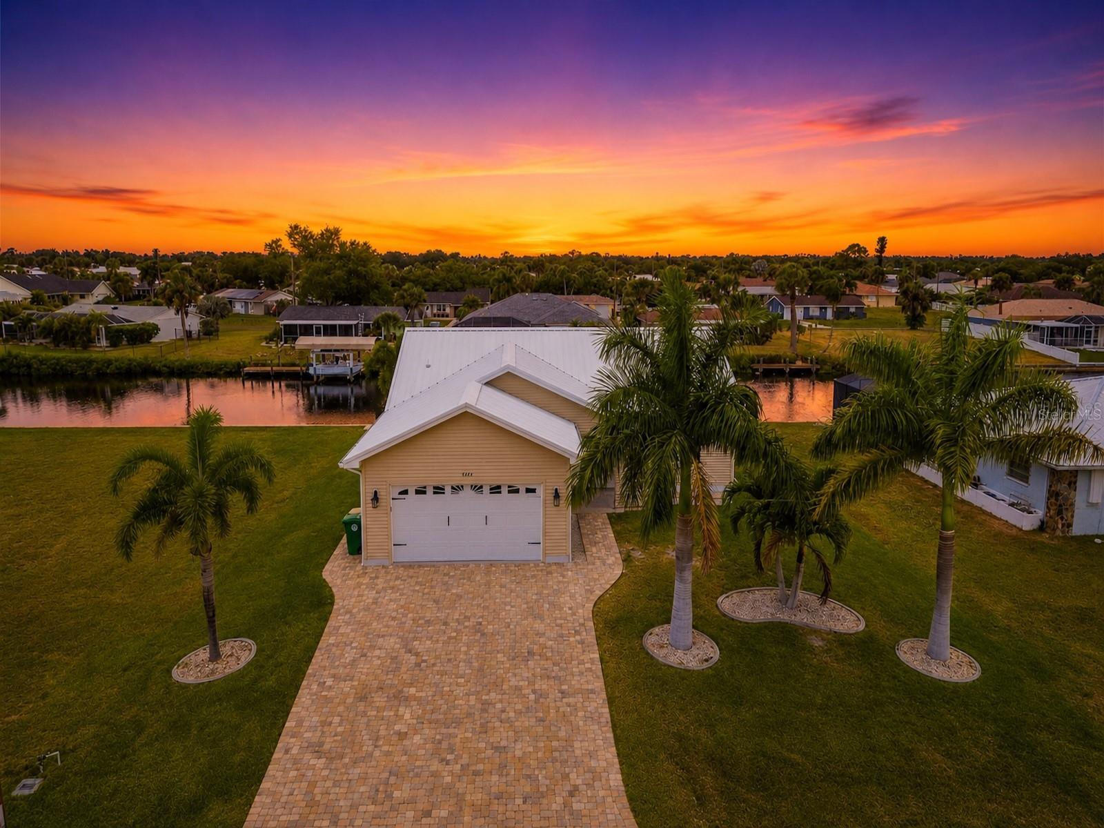 Photo of 4462 EWING CIRCLE PORT CHARLOTTE FL 33948