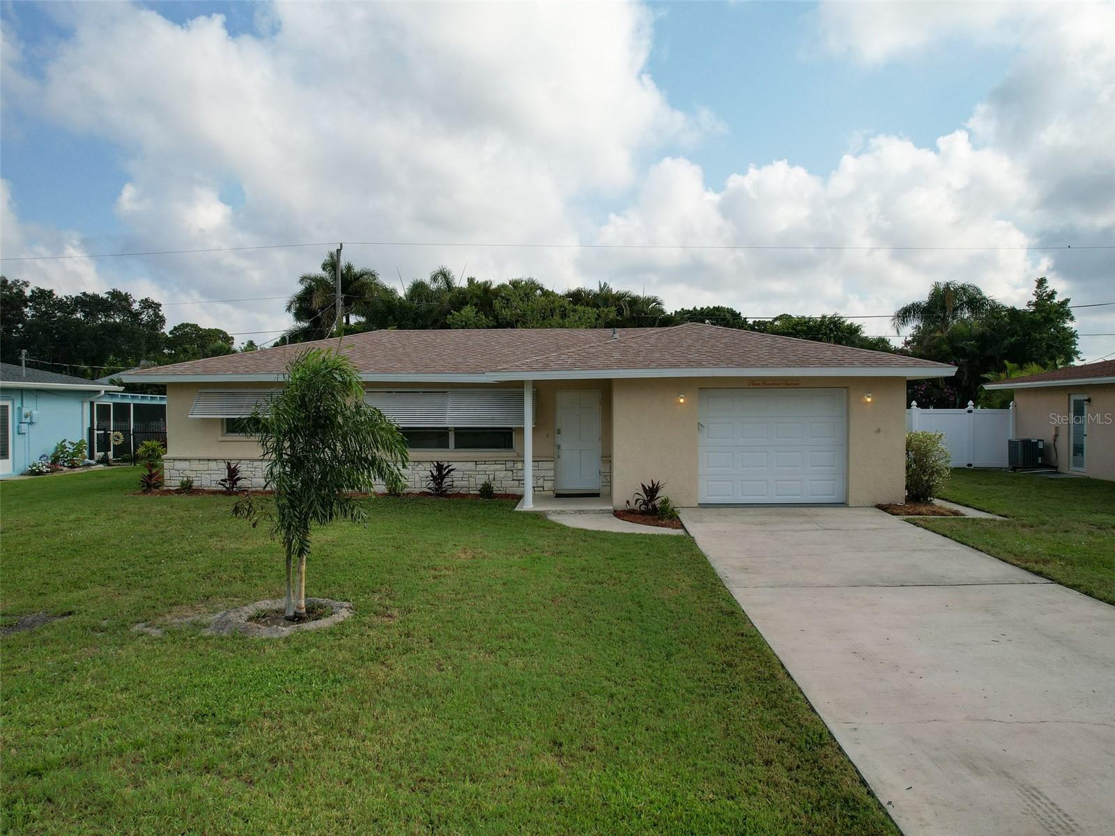 Photo of 916 GILLESPIE STREET ENGLEWOOD FL 34223