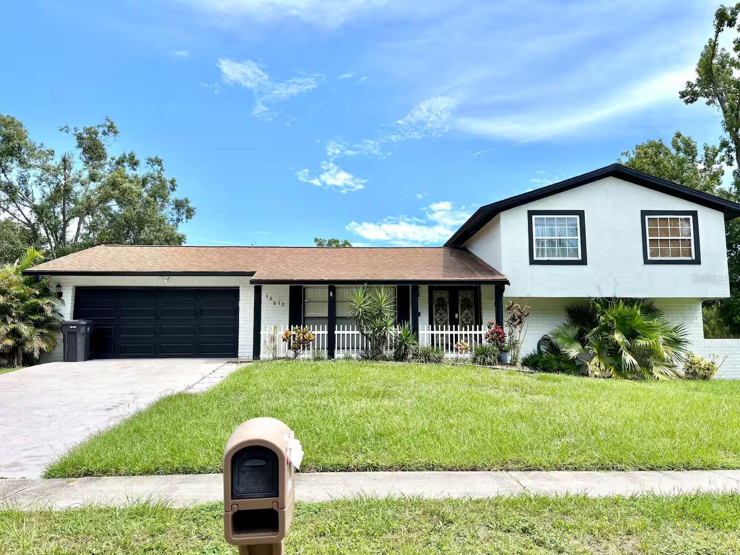 Photo of 16513 SILVERHILL DRIVE TAMPA FL 33624