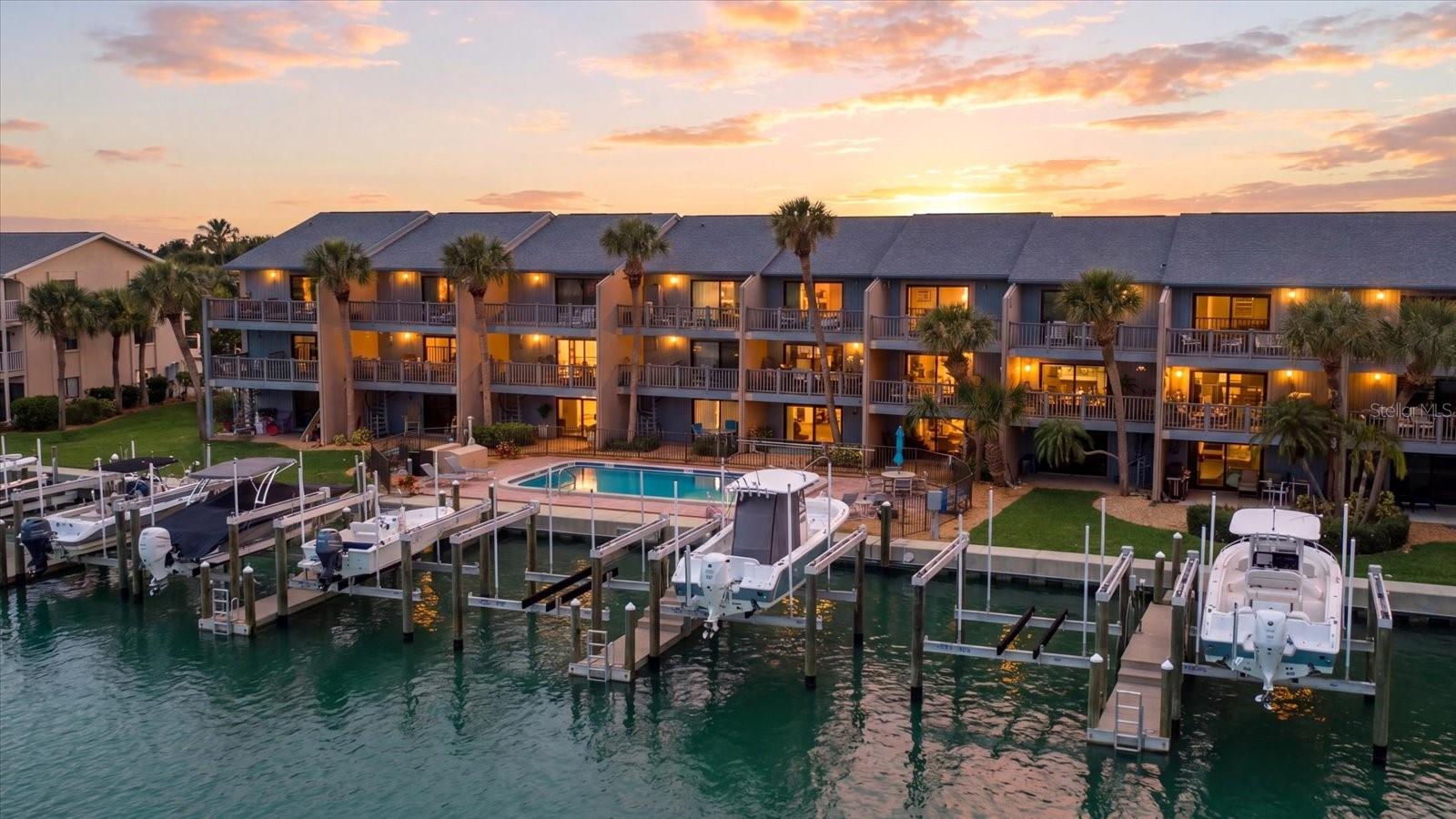 Photo of 11835 3RD STREET TREASURE ISLAND FL 33706