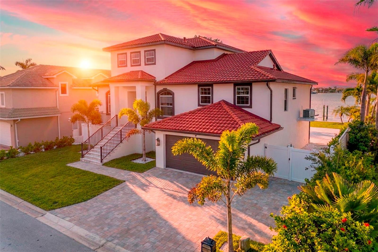 Photo of 4 PARADISE LANE TREASURE ISLAND FL 33706