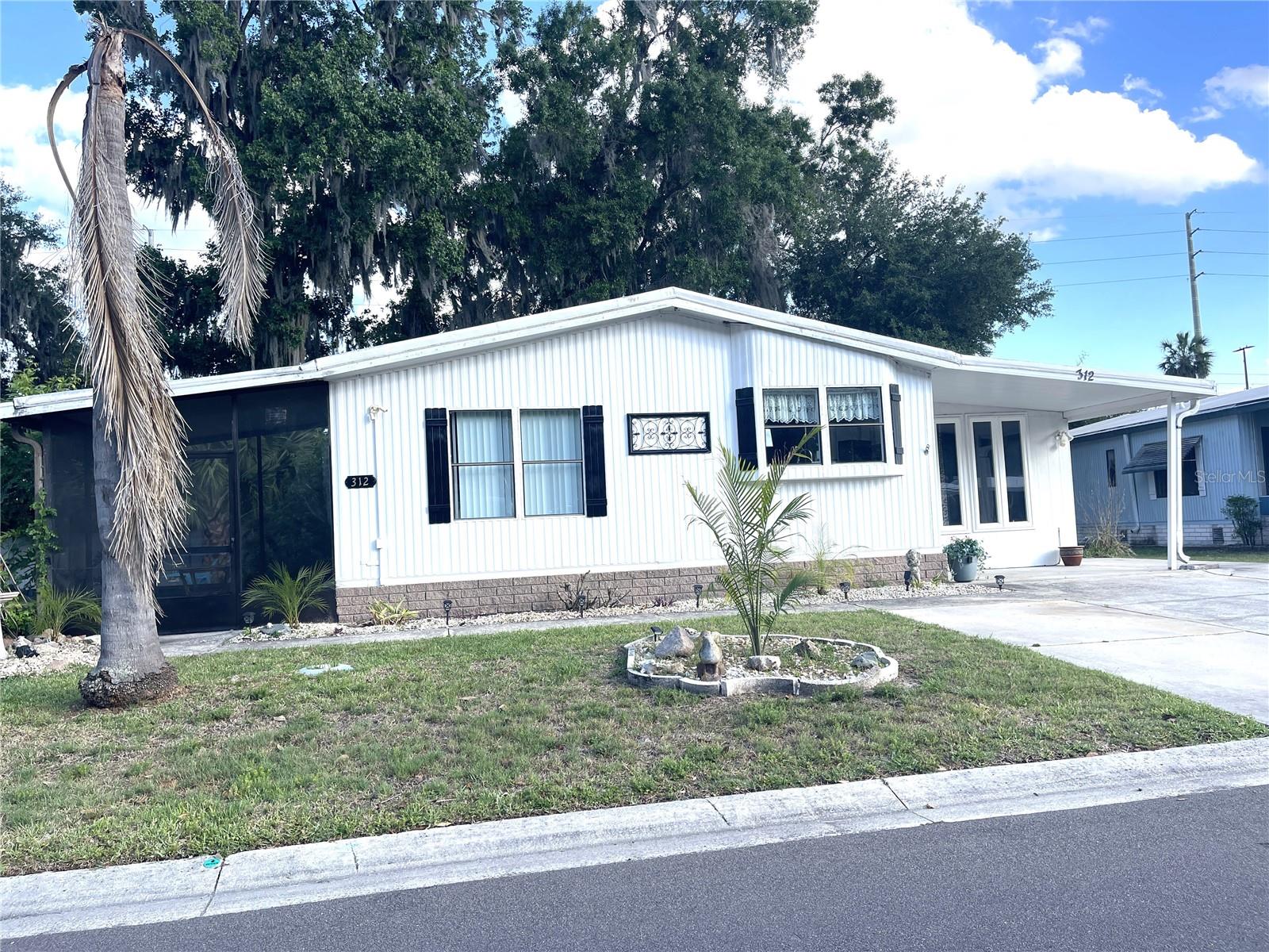 Photo of 312 S TIMBER TRL WILDWOOD FL 34785