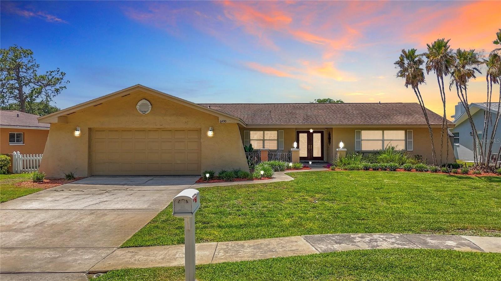 Photo of 6490 BURNING TREE DRIVE SEMINOLE FL 33777