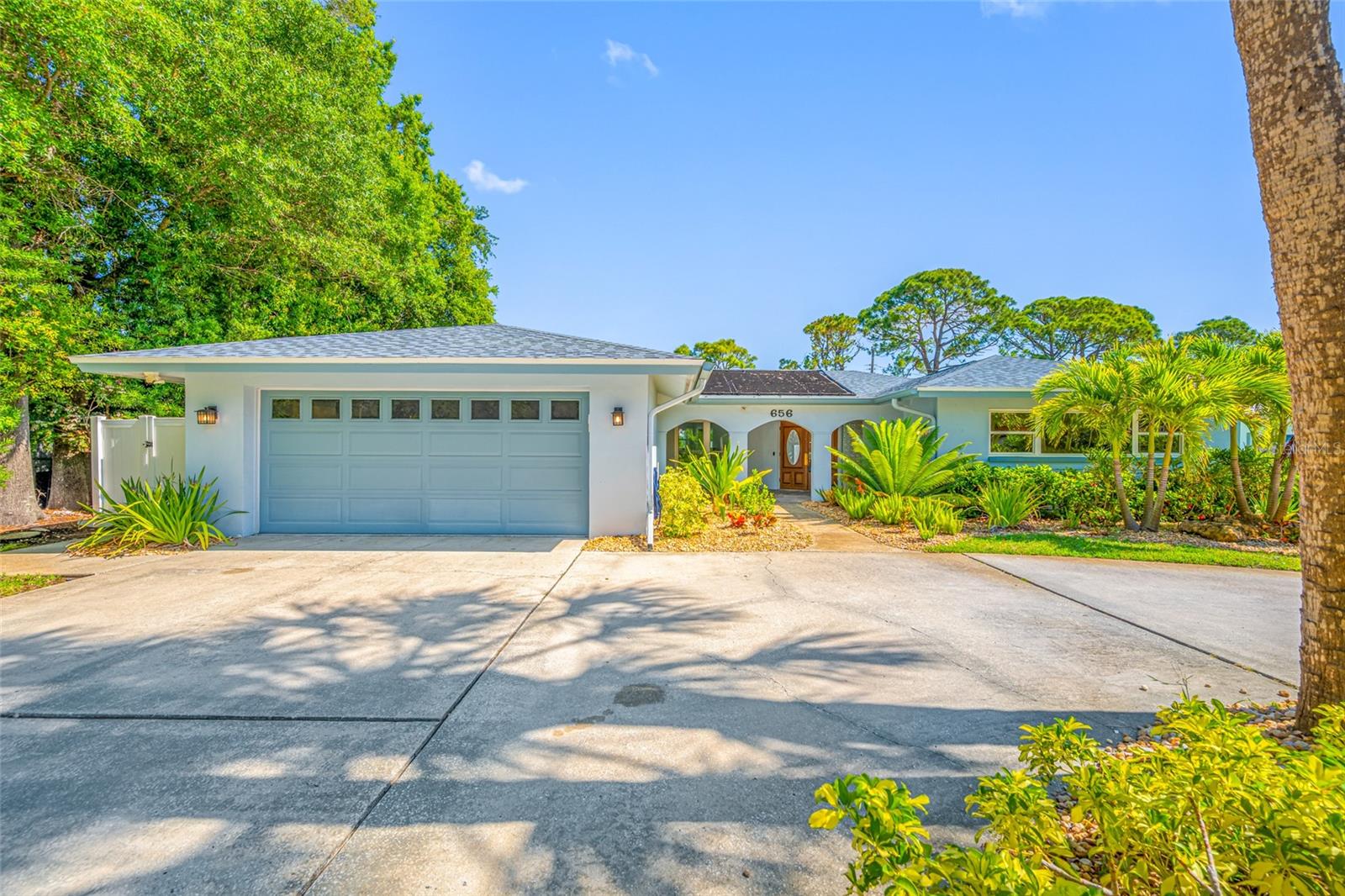 Photo of 656 MEHLENBACHER ROAD BELLEAIR FL 33756