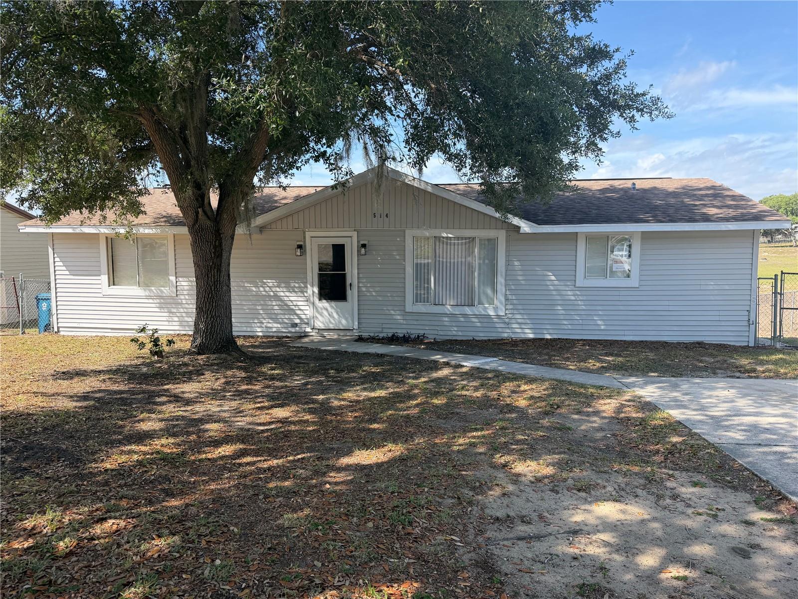 Photo of 514 GREENBROUGH DRIVE LAKE WALES FL 33853