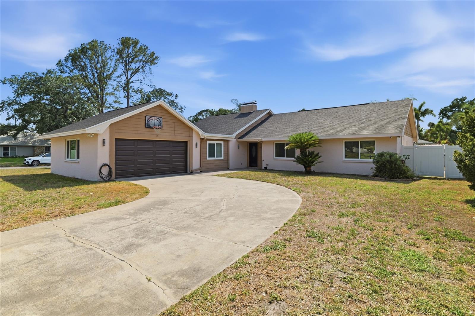 Photo of 11807 NICKLAUS CIRCLE TAMPA FL 33624