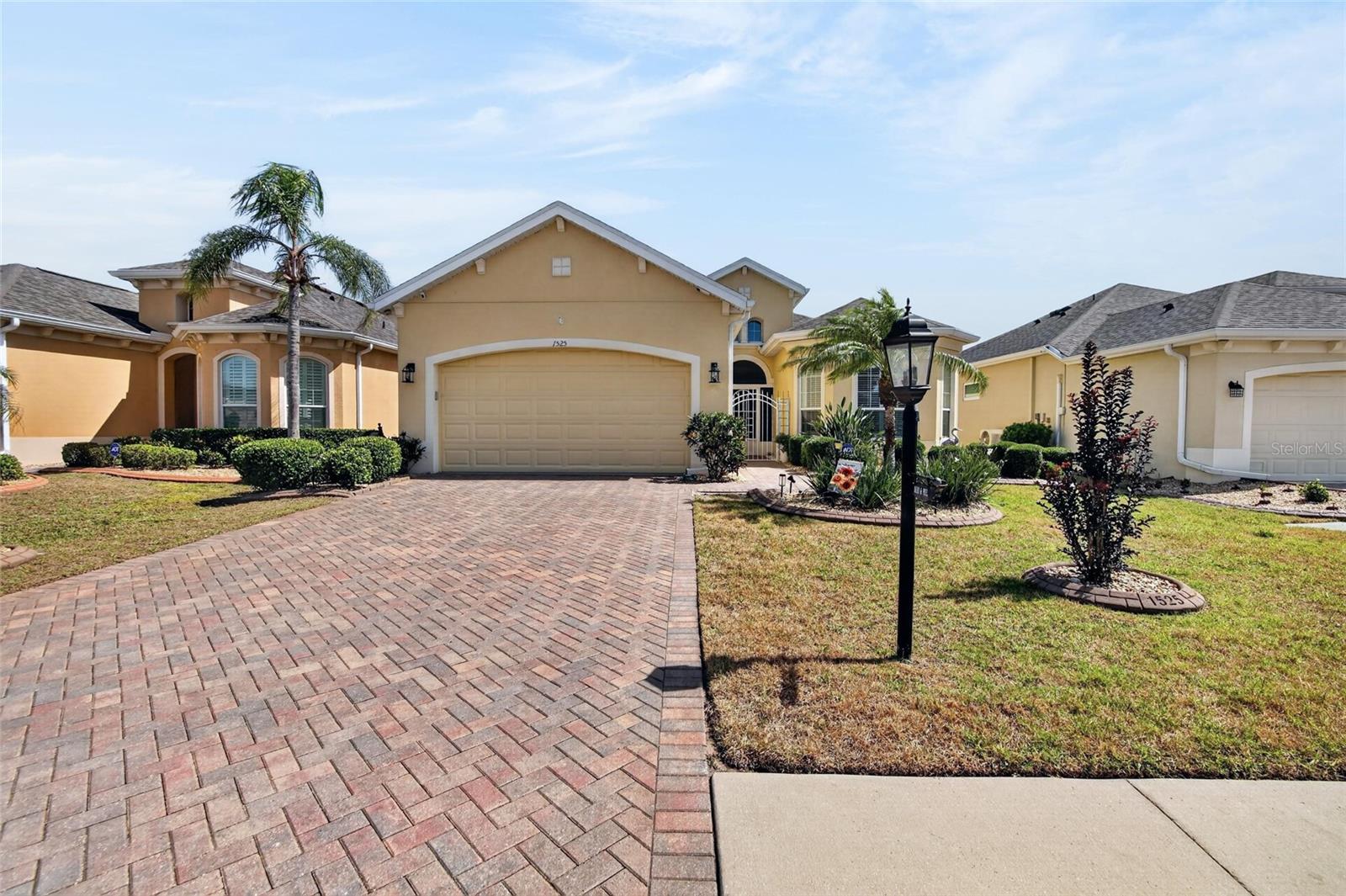 Photo of 1525 EMERALD DUNES DRIVE SUN CITY CENTER FL 33573