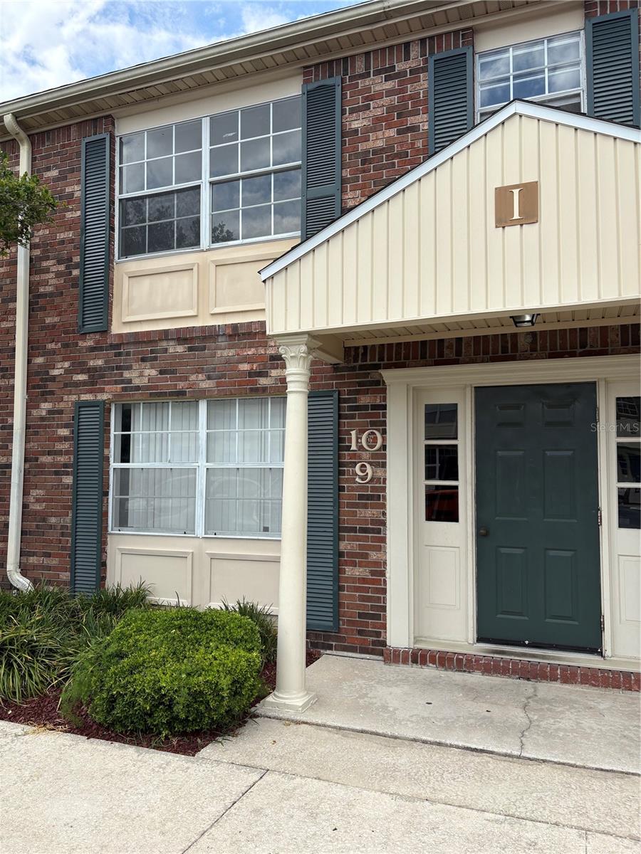 Photo of 1920 E EDGEWOOD DRIVE #I 10 LAKELAND FL 33803