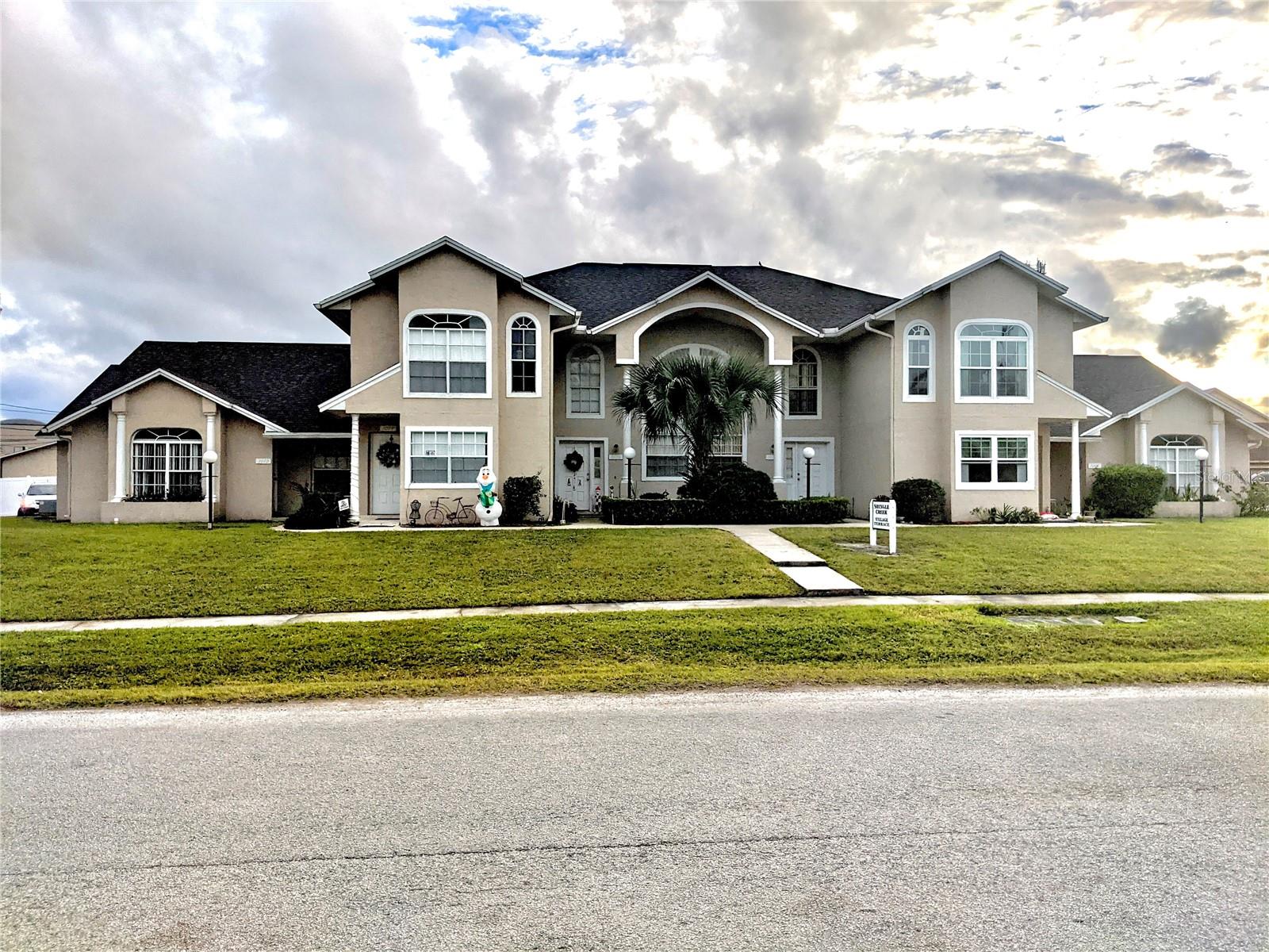 Photo of 3076 SHINGLE CREEK COURT KISSIMMEE FL 34746