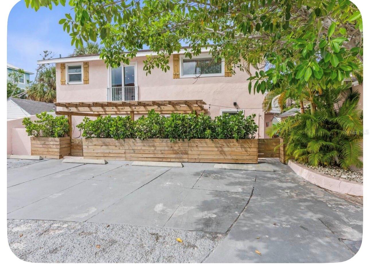 Photo of 106 E BAY DRIVE TREASURE ISLAND FL 33706