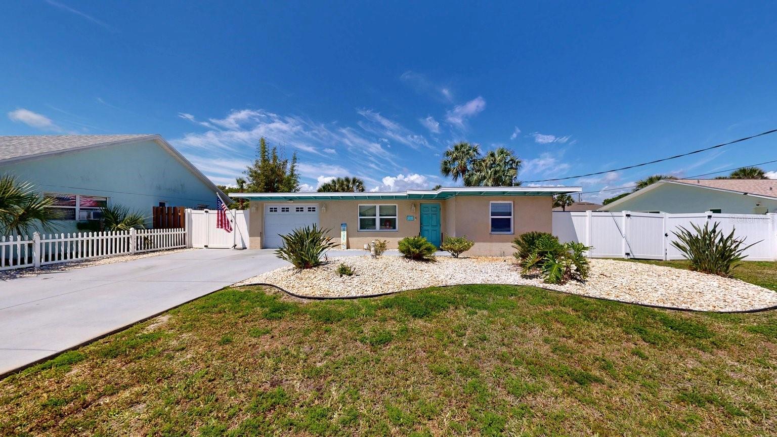 Photo of 119 N PALMETTO AVENUE FLAGLER BEACH FL 32136