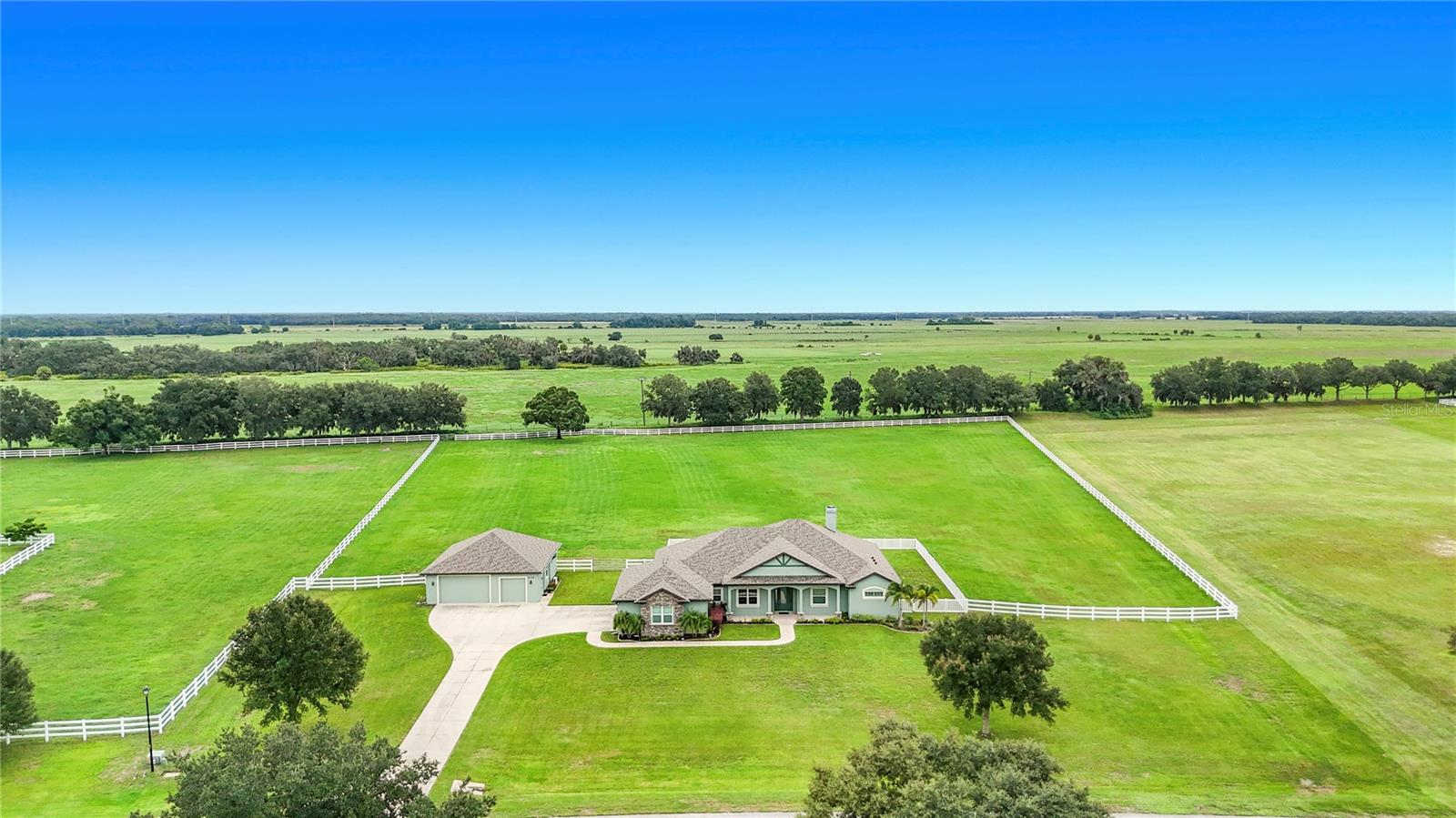 Photo of 6130 FOXBROOK TRAIL PARRISH FL 34219